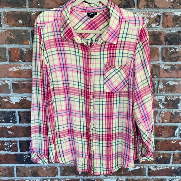 Torrid plaid top - Picture 2 of 5